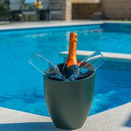 Poolincluded - Holiday Home Maslina Lisane Ostrovicke Exterior photo